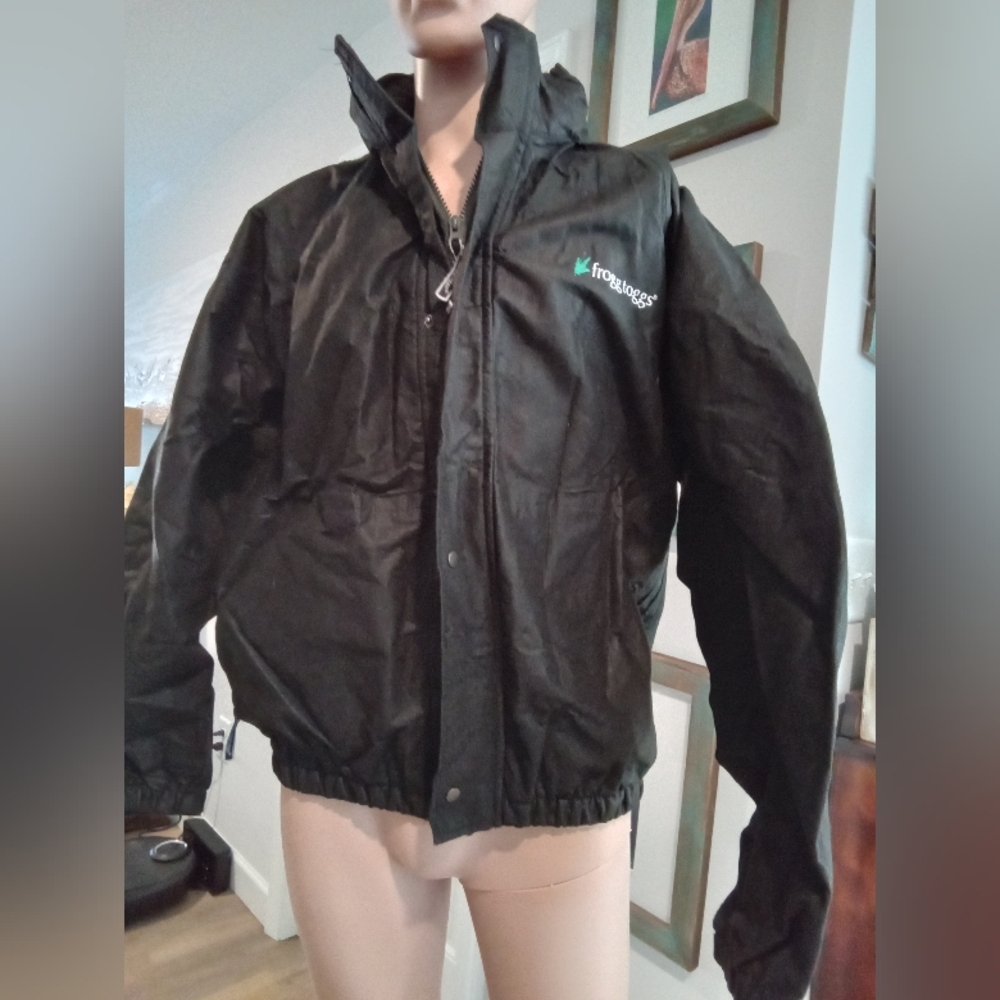 Frogg Toggs Men's (Unisex) Size M Black Stowaway Hood Rain Jacket